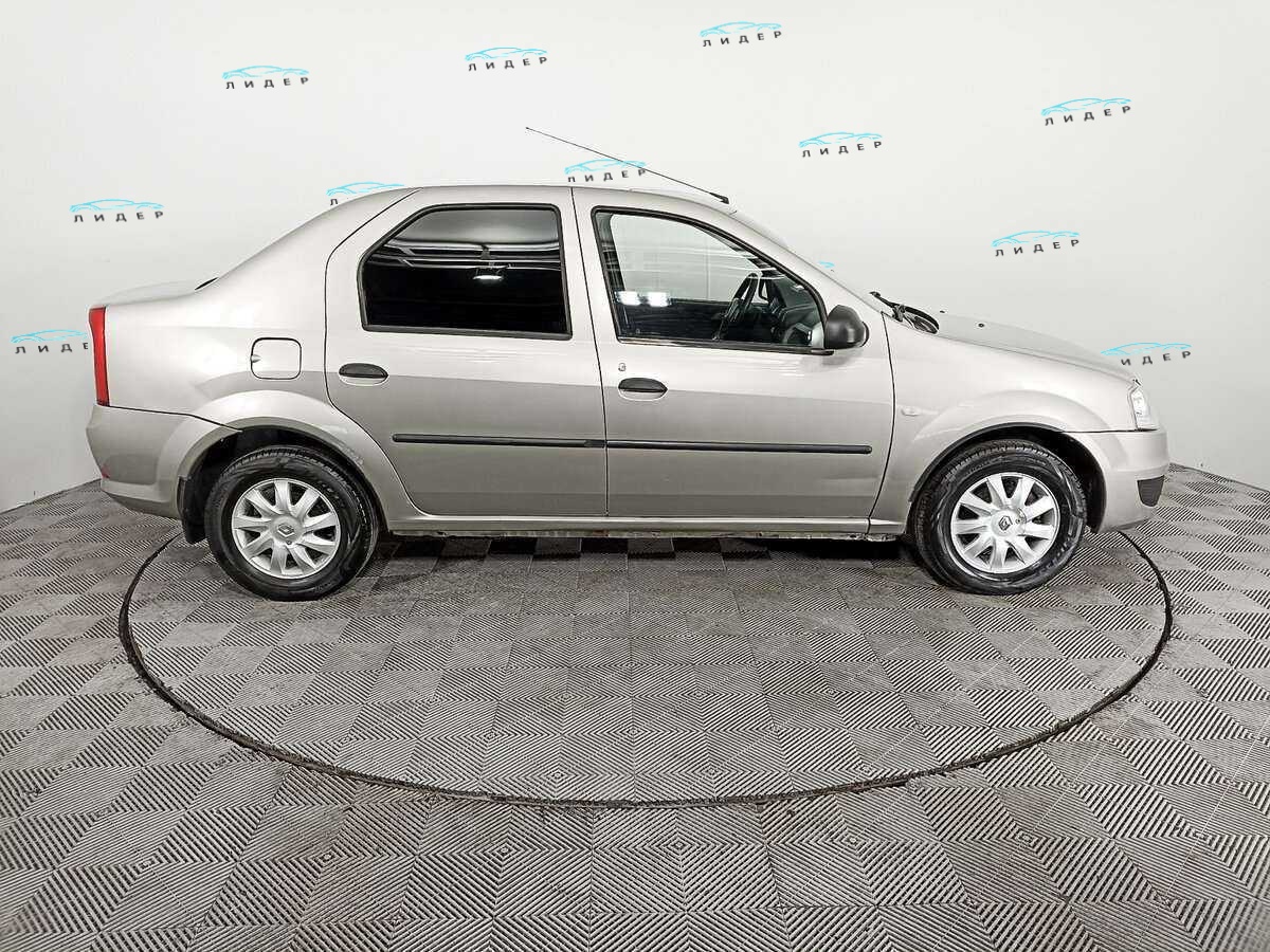 Б/У Рено Логан 2011 года. Фото: #3