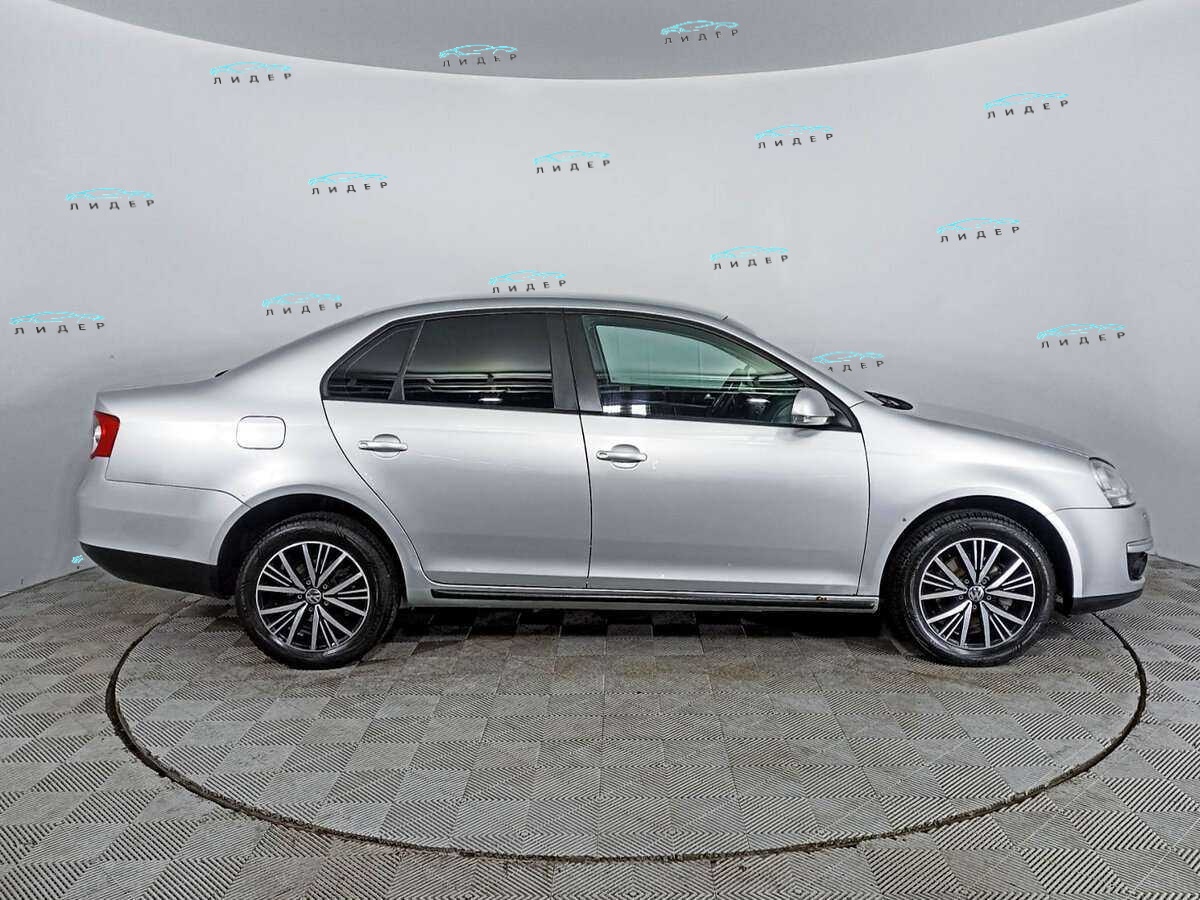 Б/У Фольксваген Джетта 2009 года. Фото: #3