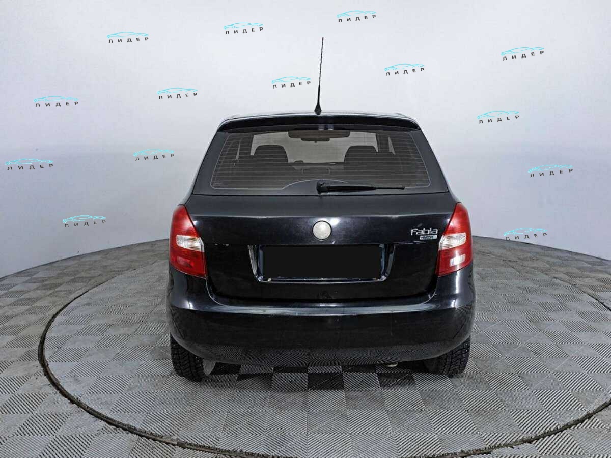 Б/У Шкода Фабия 2008 года. Фото: #4