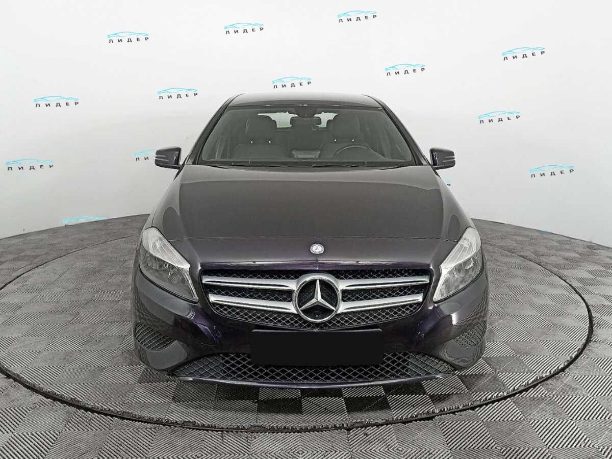 Б/У Мерседес-Бенц А-Класс 2014 года. Фото: #1