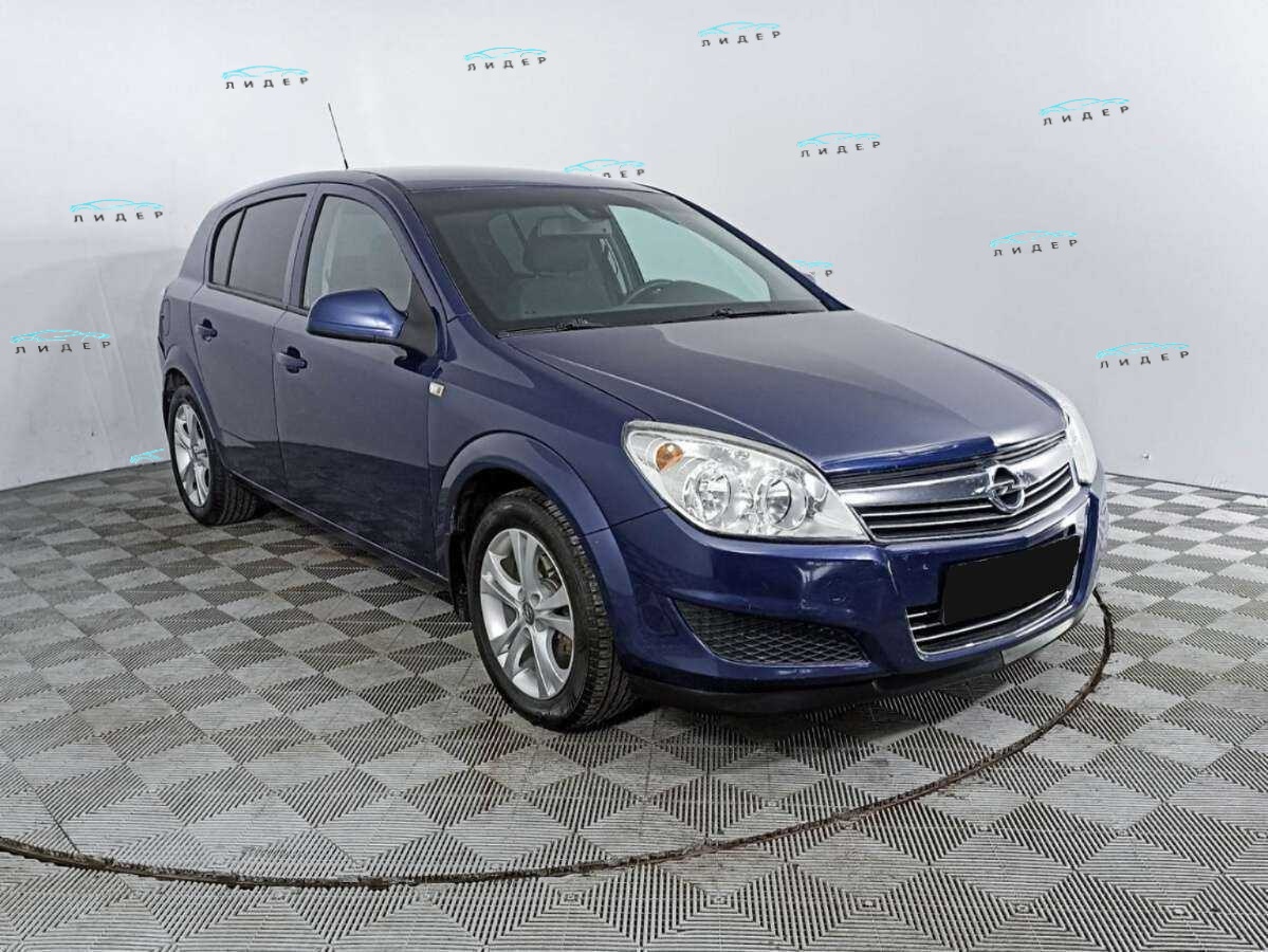 Б/У Опель Астра 2011 года. Фото: #2