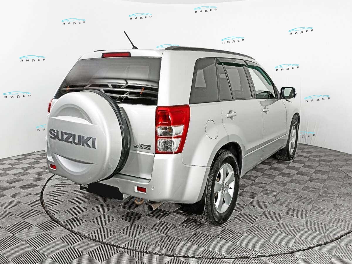 Б/У Сузуки Гранд Витара 2011 года. Фото: #3
