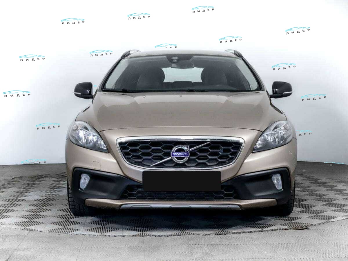 Б/У Вольво В40 Кросс Кантри 2015 года. Фото: #1