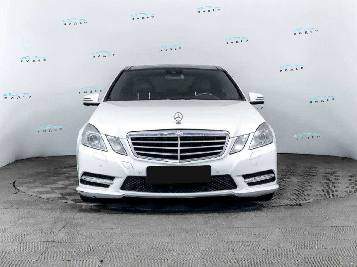 Б/У Мерседес-Бенц Е-Класс 2012 года. Фото: #1