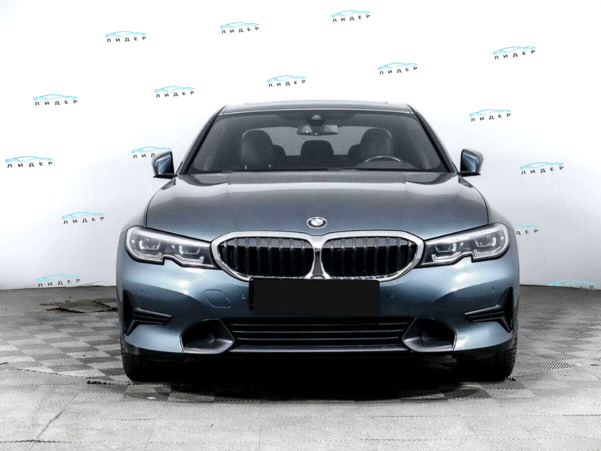 Б/У БМВ 3 серии 2019 года. Фото: #1