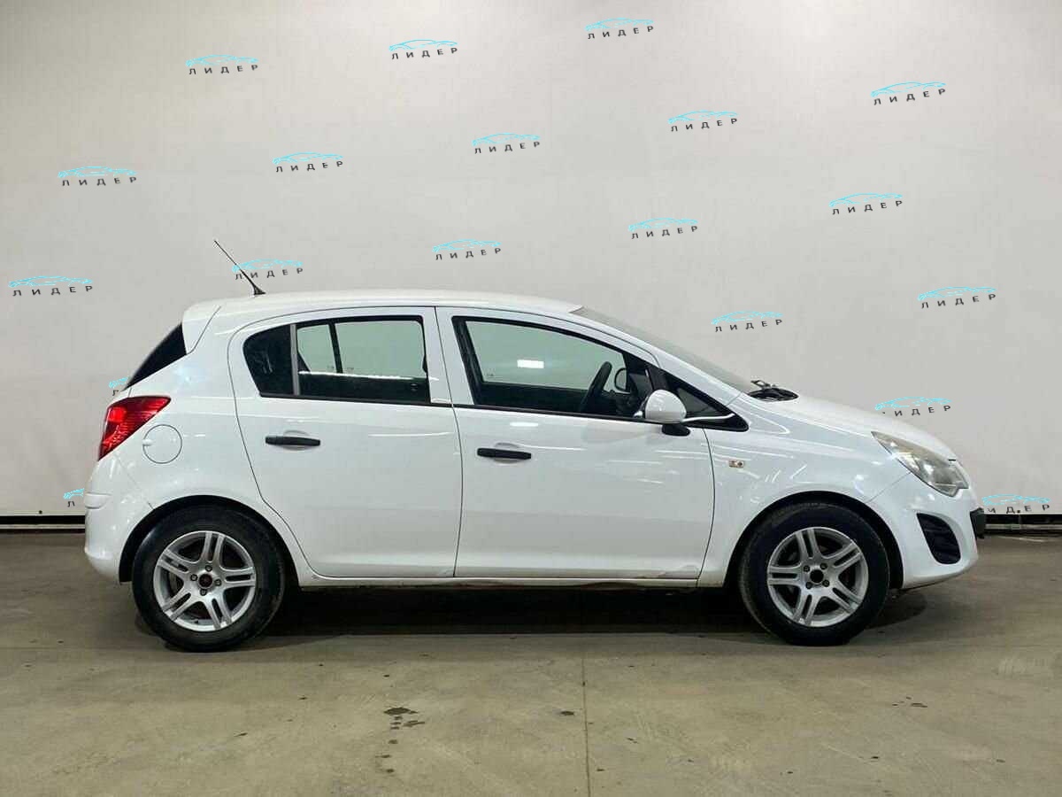 Б/У Опель Корса 2012 года. Фото: #3