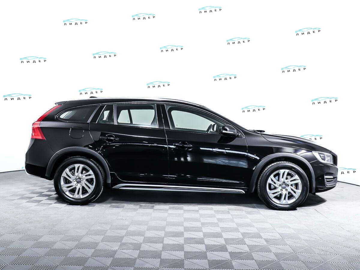 Б/У Вольво В60 Кросс Кантри 2016 года. Фото: #3