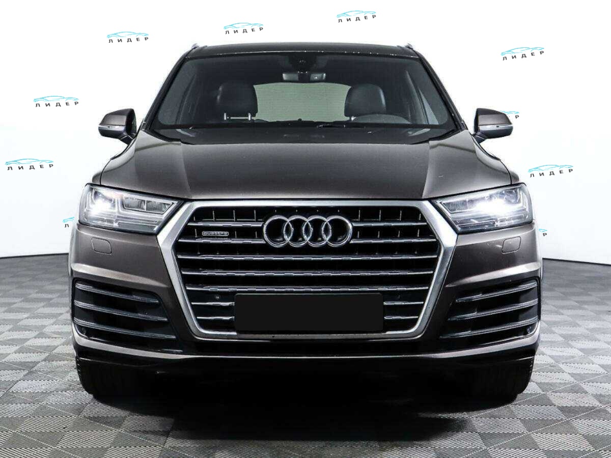 Б/У Ауди К7 2015 года. Фото: #1