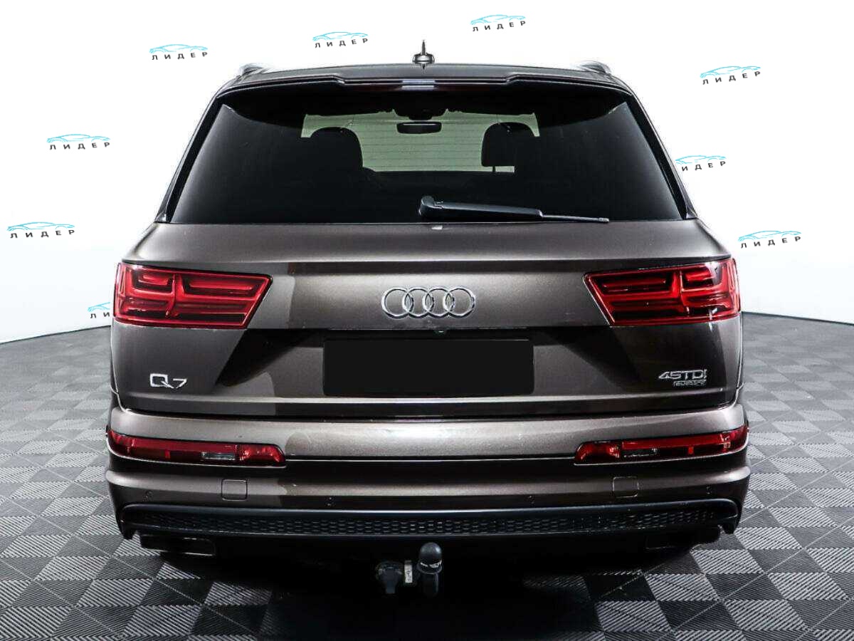 Б/У Ауди К7 2015 года. Фото: #5