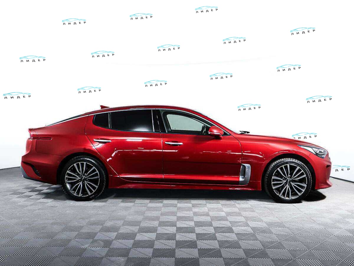 Б/У Киа Стингер 2018 года. Фото: #3