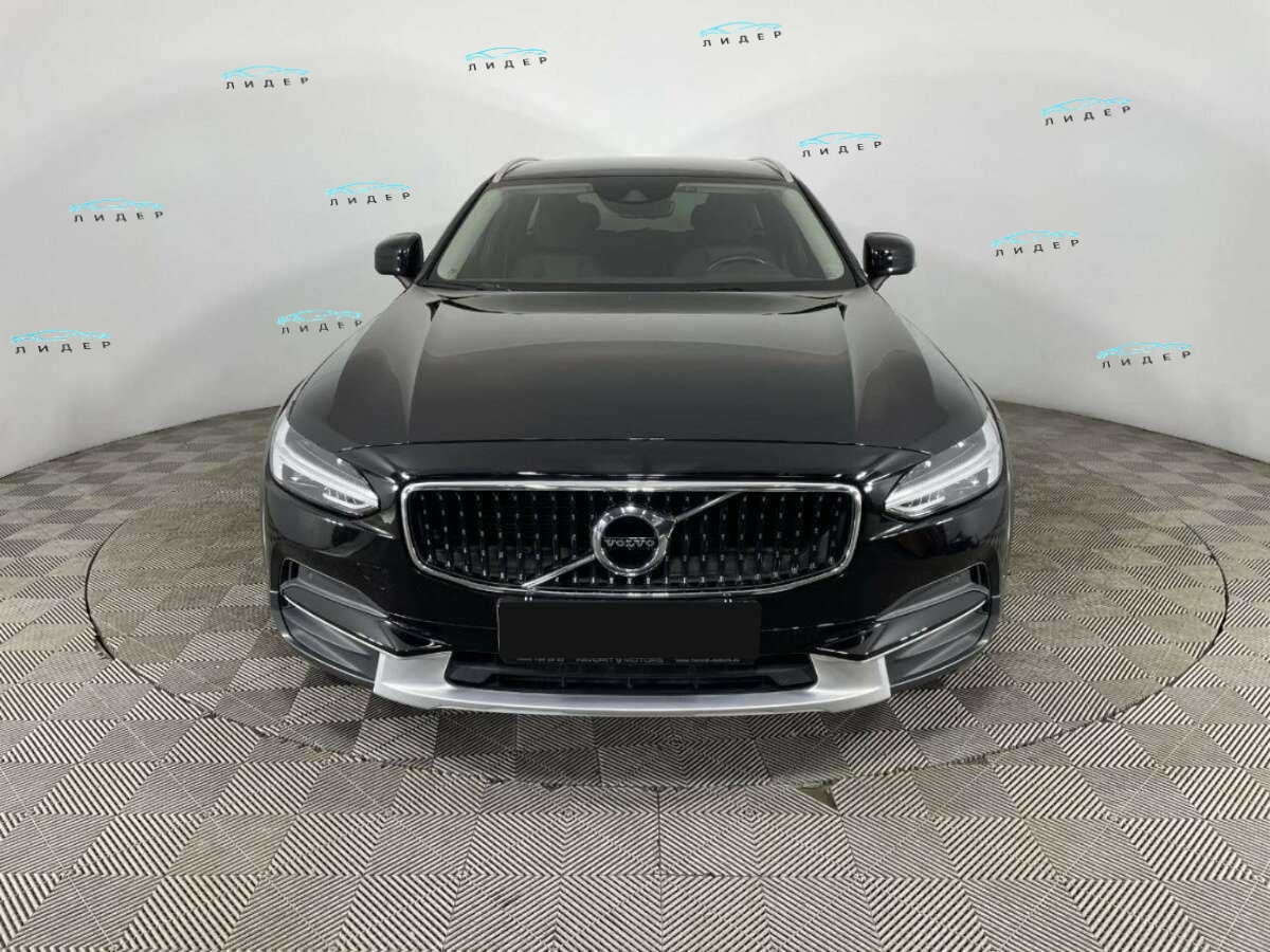 Б/У Вольво В90 Кросс Кантри 2018 года. Фото: #1