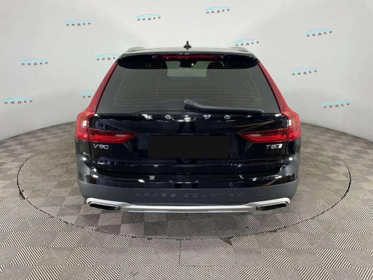 Б/У Вольво В90 Кросс Кантри 2018 года. Фото: #2