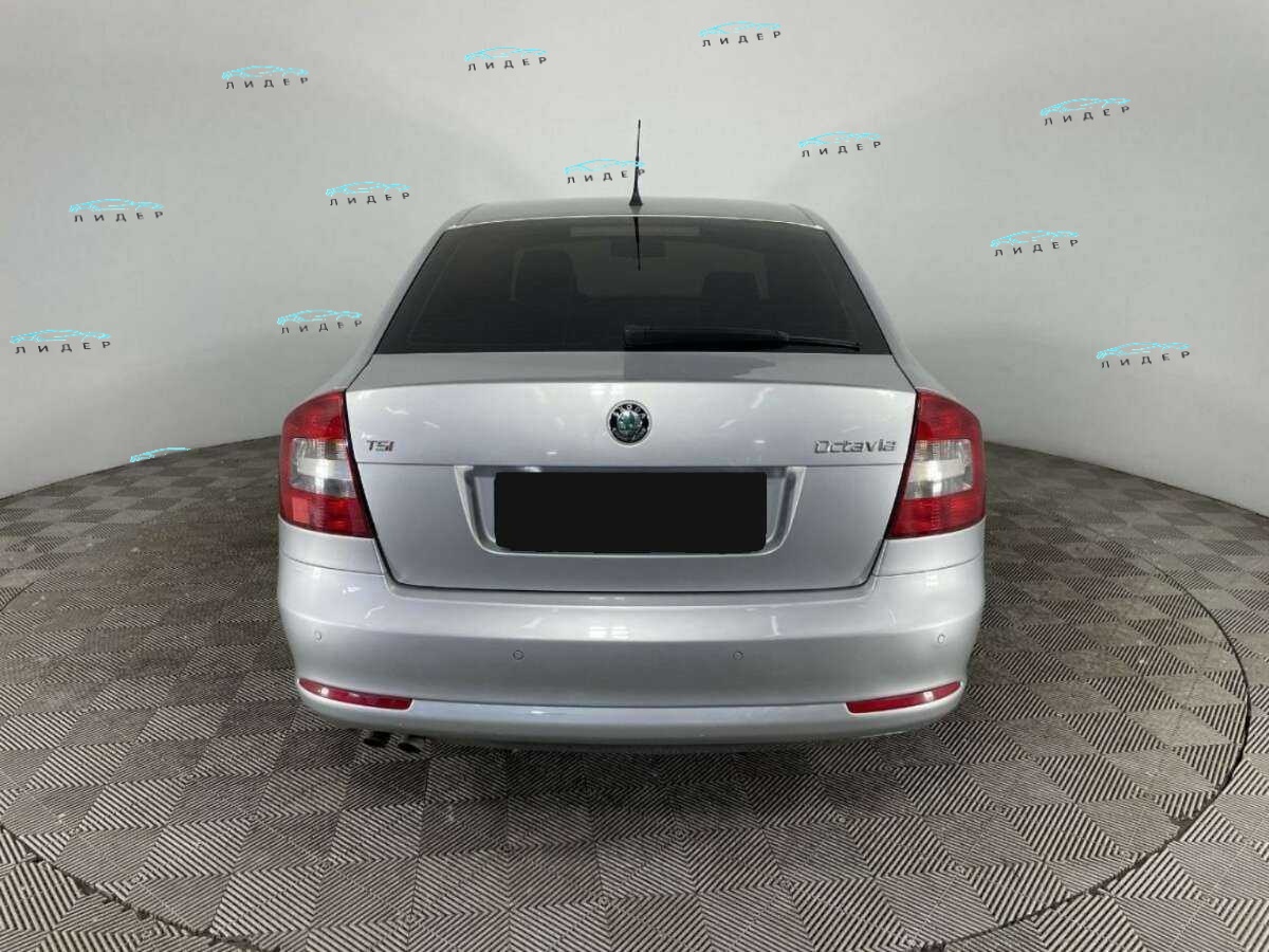 Б/У Шкода Октавия 2010 года. Фото: #2