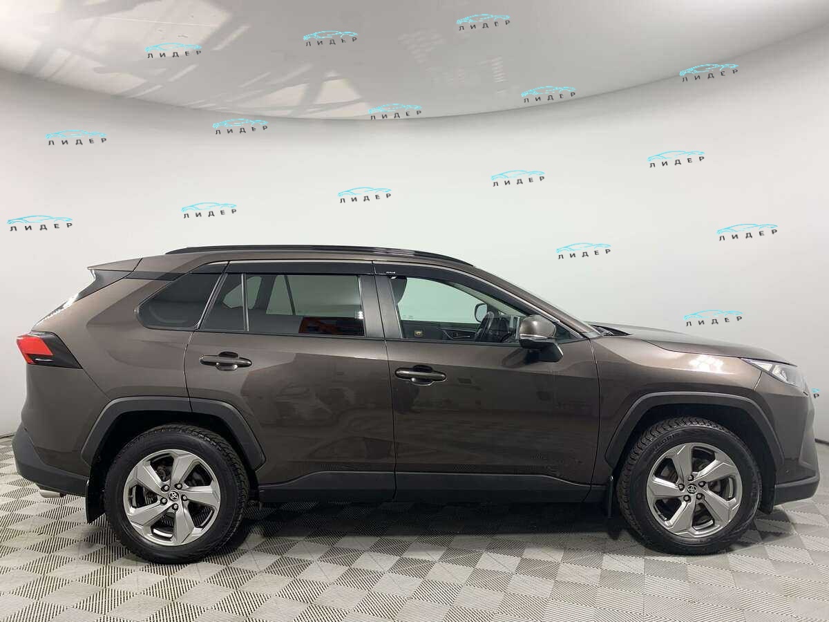 Б/У Тойота Рав4 2021 года. Фото: #3