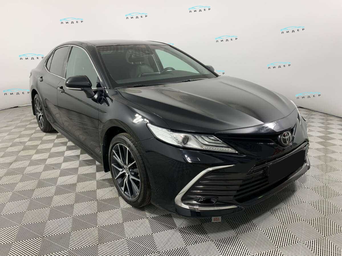 Б/У Тойота Камри 2021 года. Фото: #2