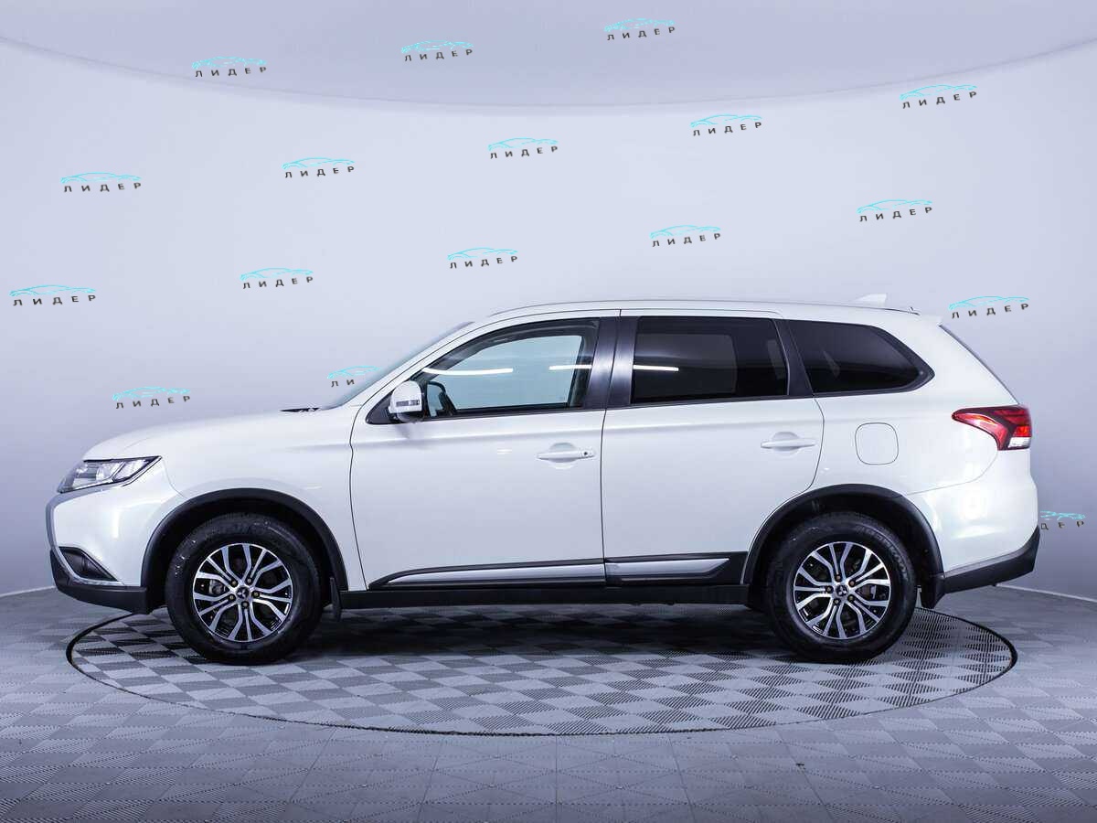 Б/У Митсубиши Оутлэндер 2020 года. Фото: #7