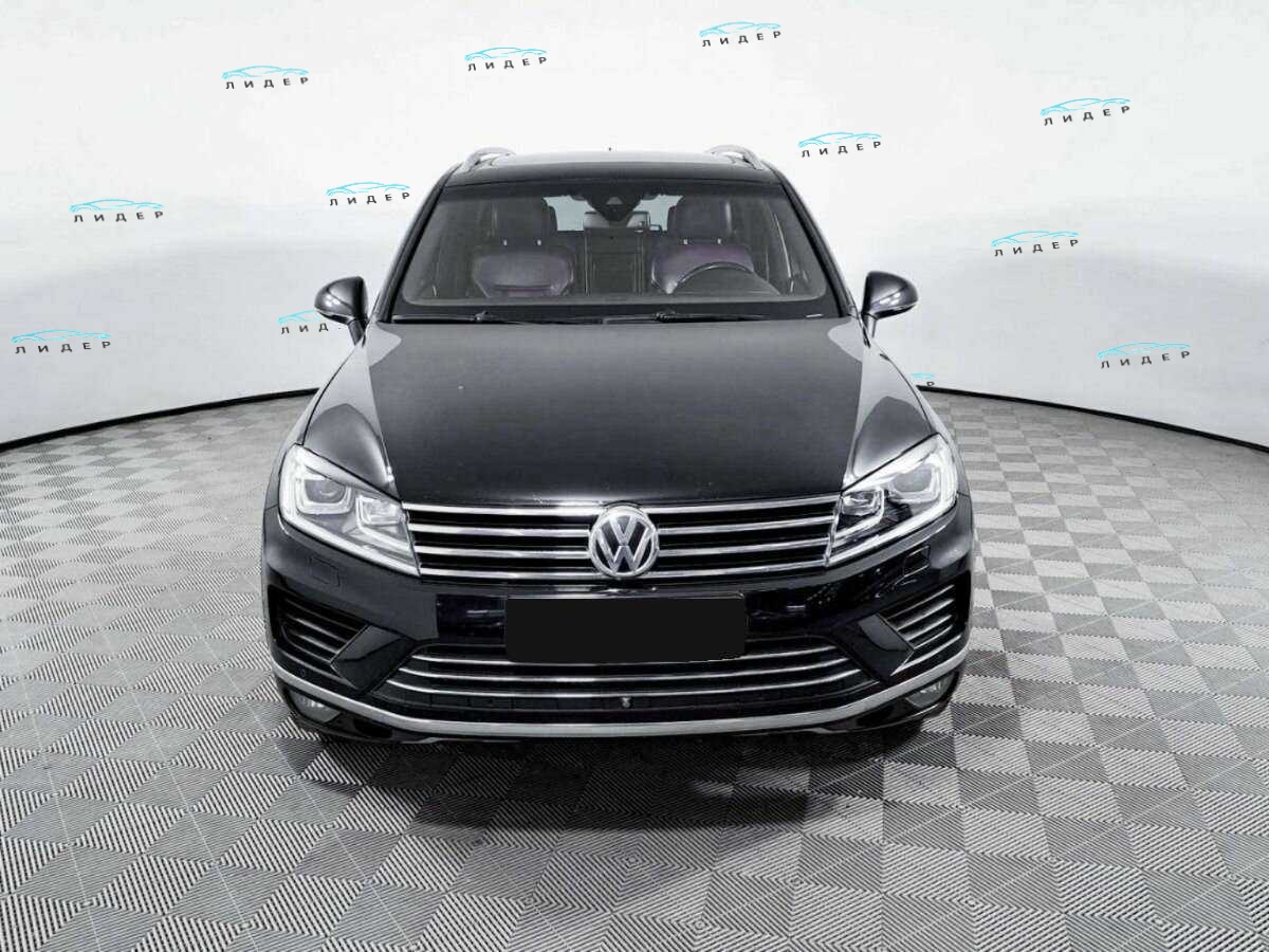 Б/У Фольксваген Туарег 2015 года. Фото: #1