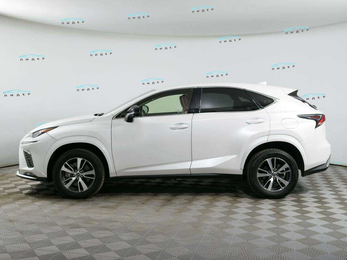 Б/У Лексус Н-Икс 2021 года. Фото: #7