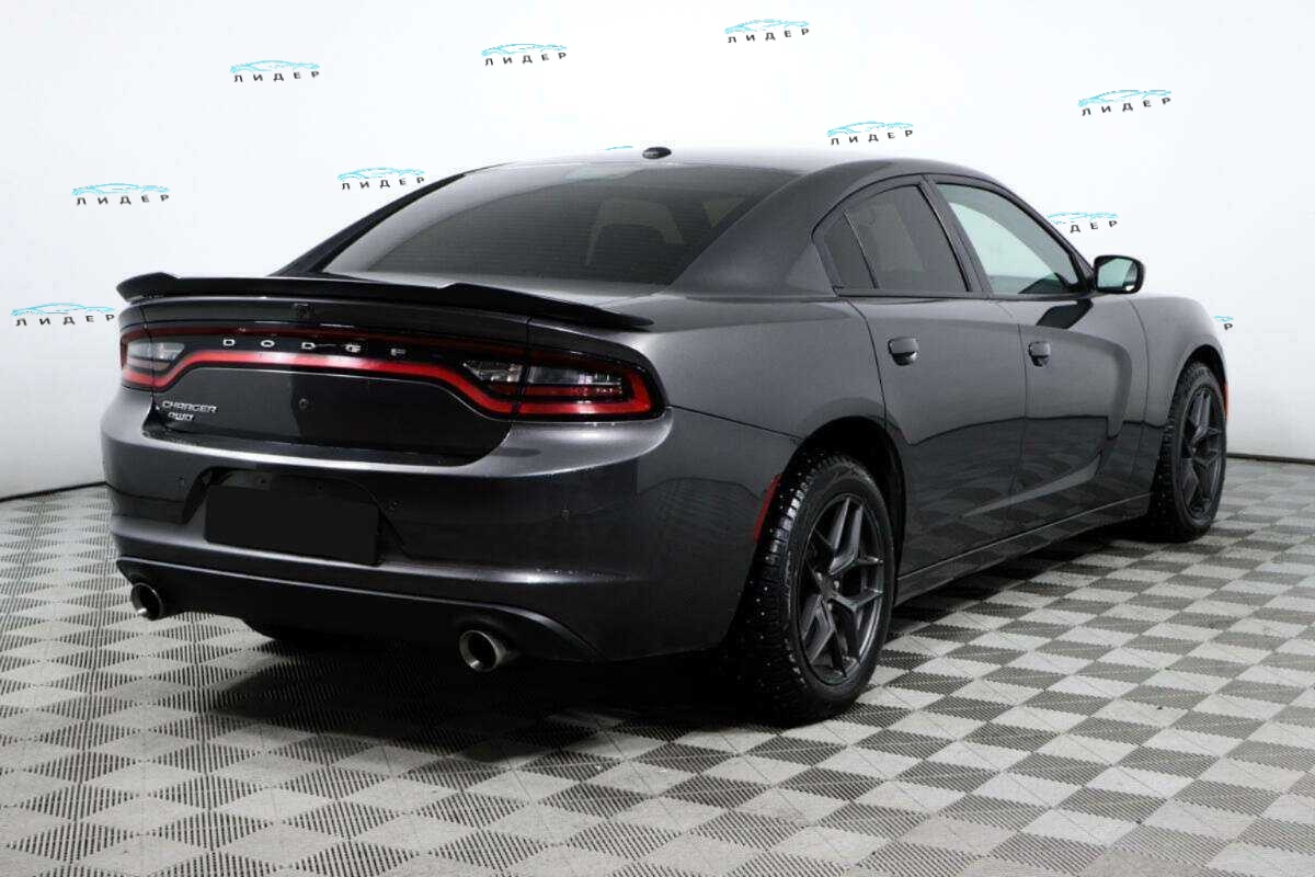 Б/У Додж Чарджер 2018 года. Фото: #4