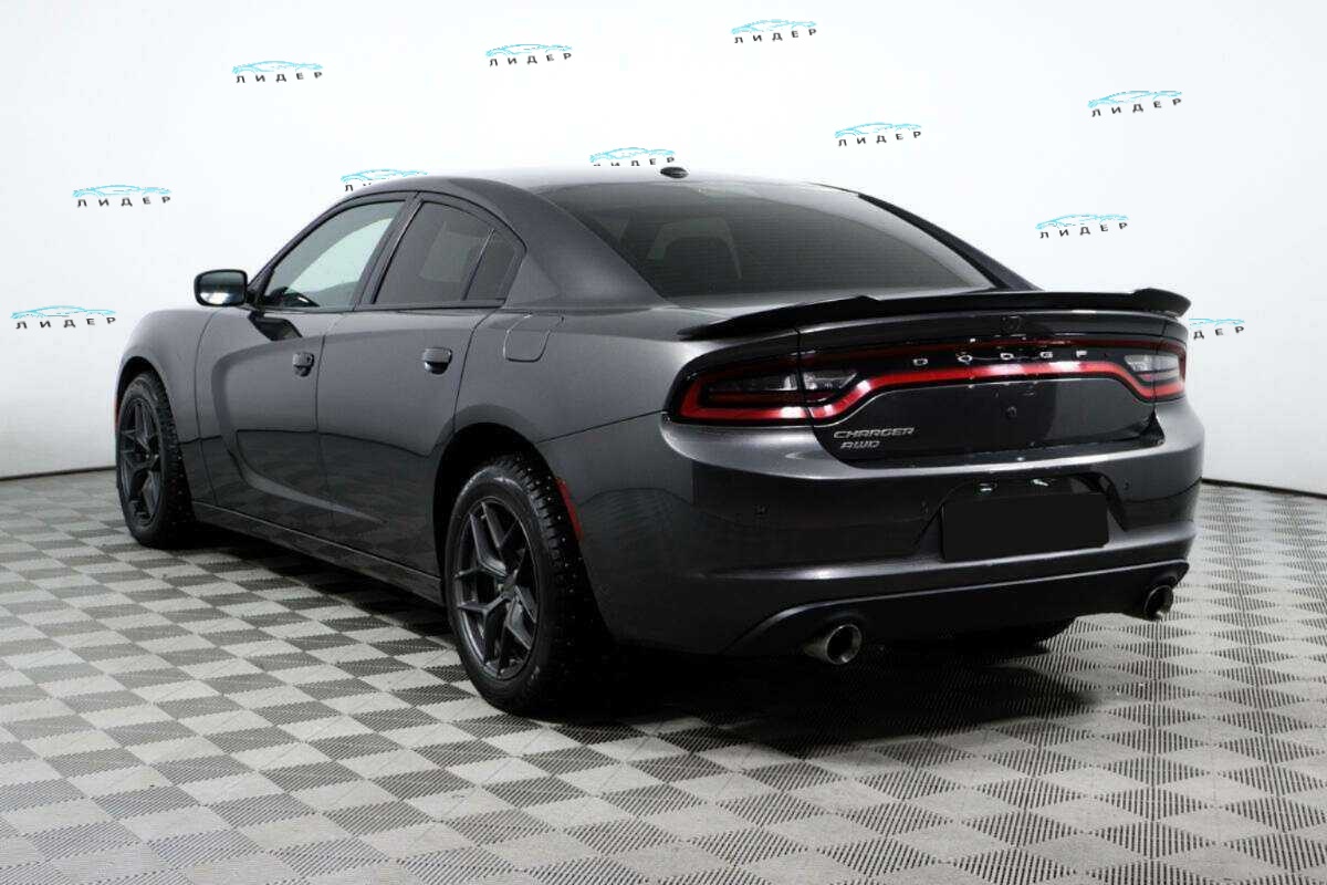 Б/У Додж Чарджер 2018 года. Фото: #6