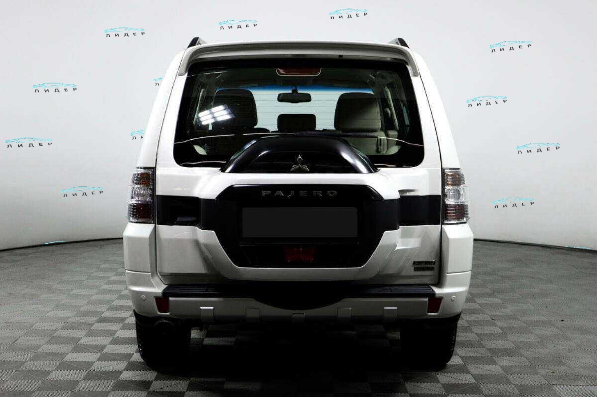 Б/У Митсубиши Паджеро 2019 года. Фото: #5