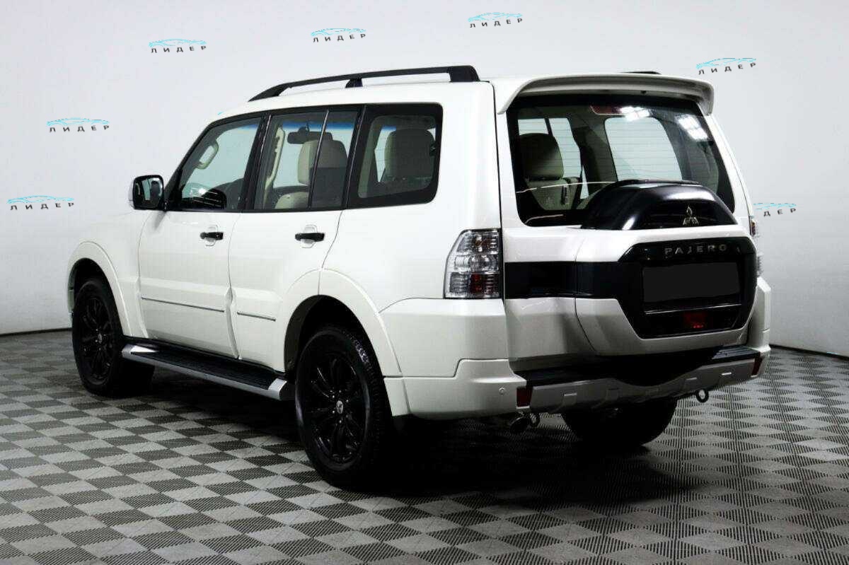 Б/У Митсубиши Паджеро 2019 года. Фото: #6