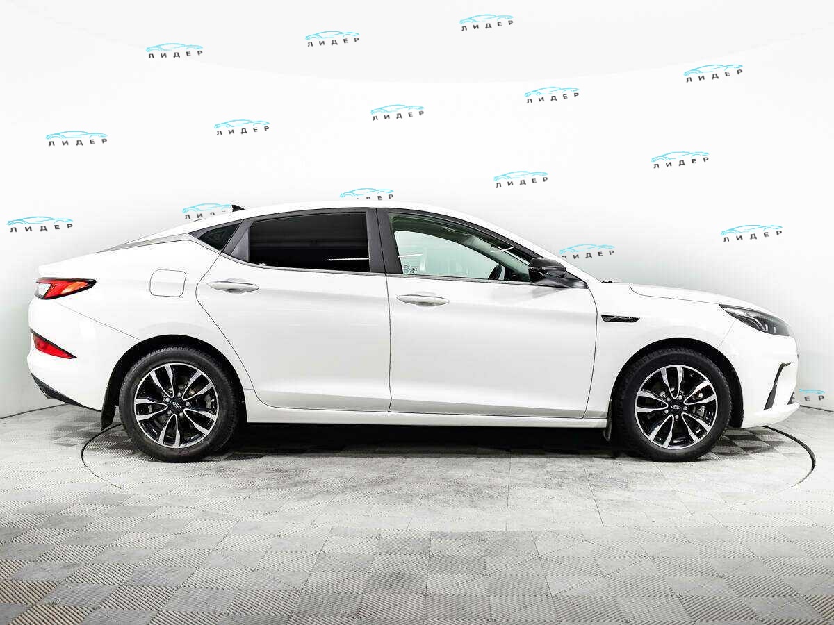 Б/У Джак Джи7 2021 года. Фото: #3