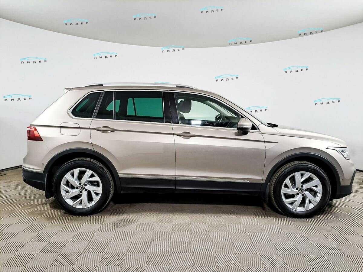 Б/У Фольксваген Тигуан 2021 года. Фото: #3