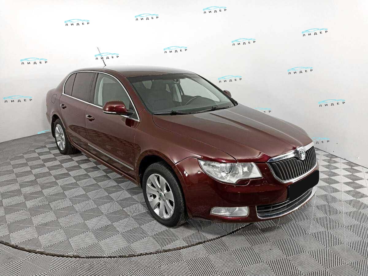 Б/У Шкода Суперб 2009 года. Фото: #2