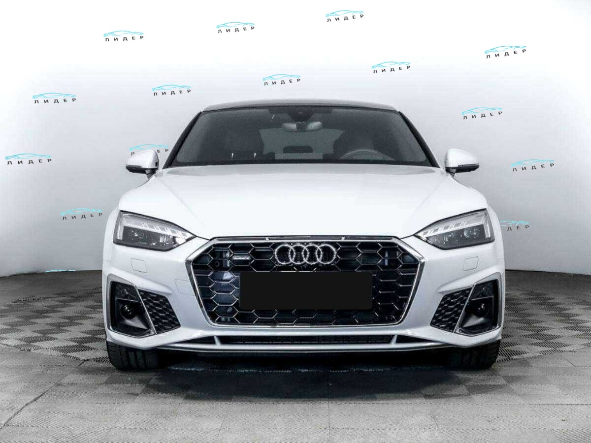 Б/У Ауди А5 2022 года. Фото: #1
