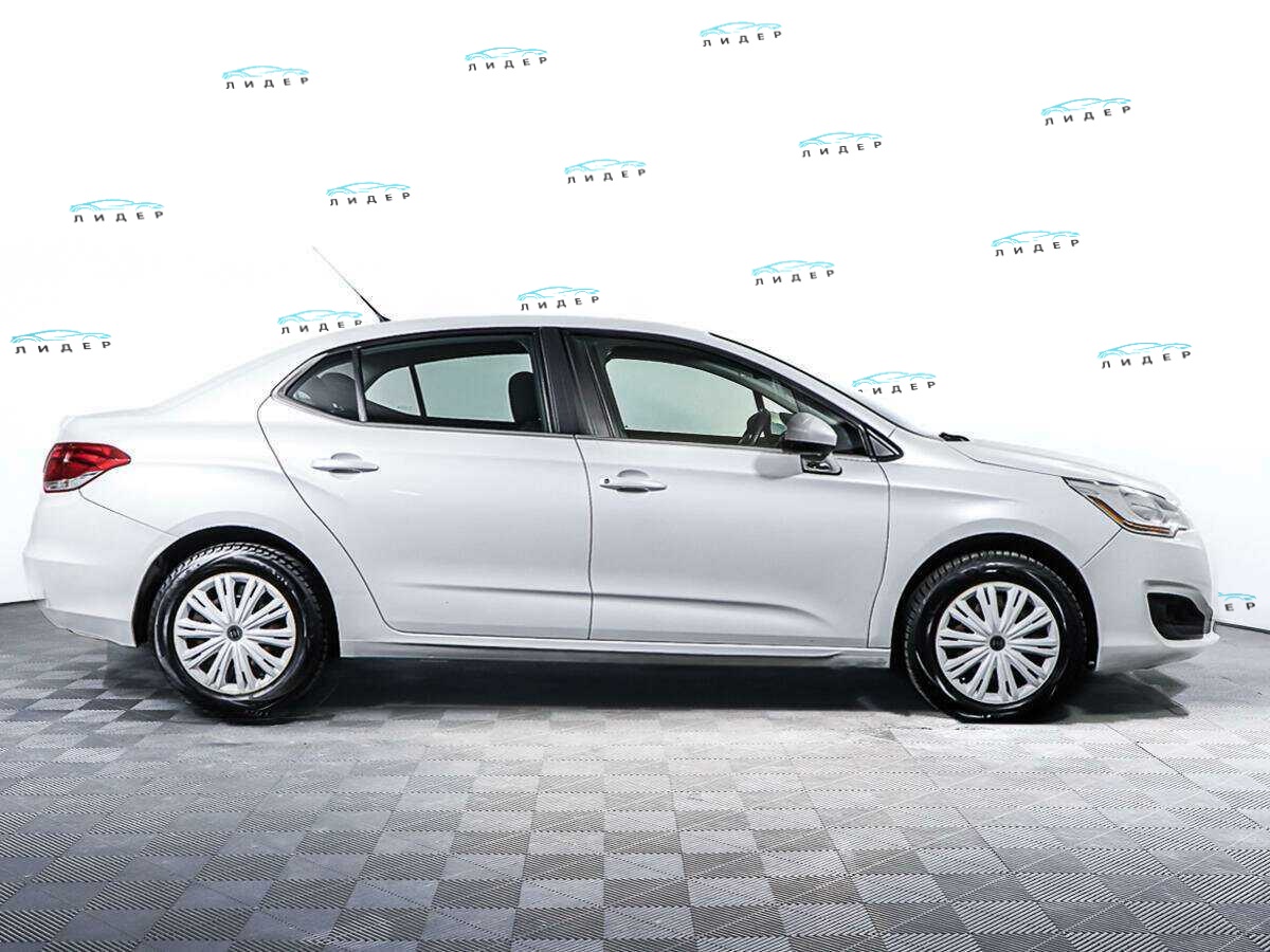 Б/У Ситроен Ц4 2015 года. Фото: #3