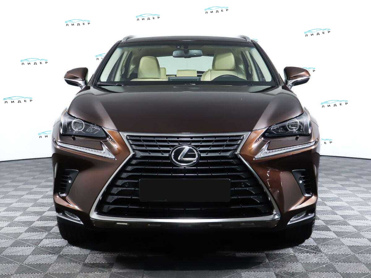 Б/У Лексус Н-Икс 2017 года. Фото: #1
