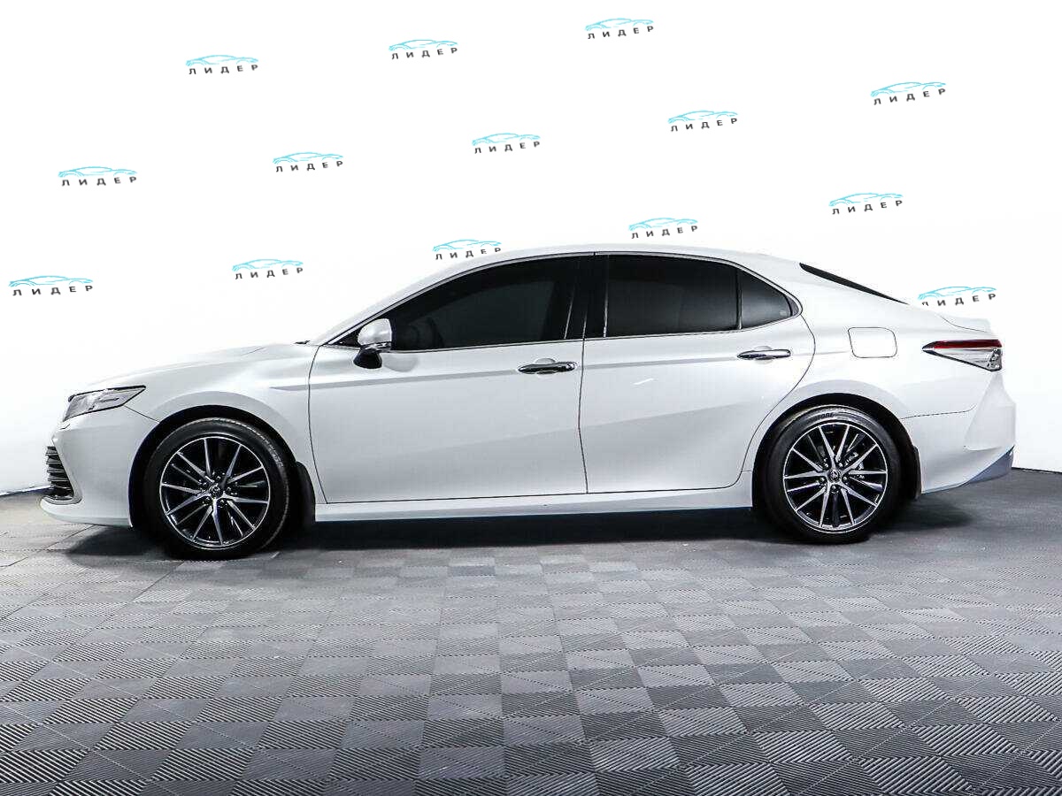 Б/У Тойота Камри 2022 года. Фото: #7