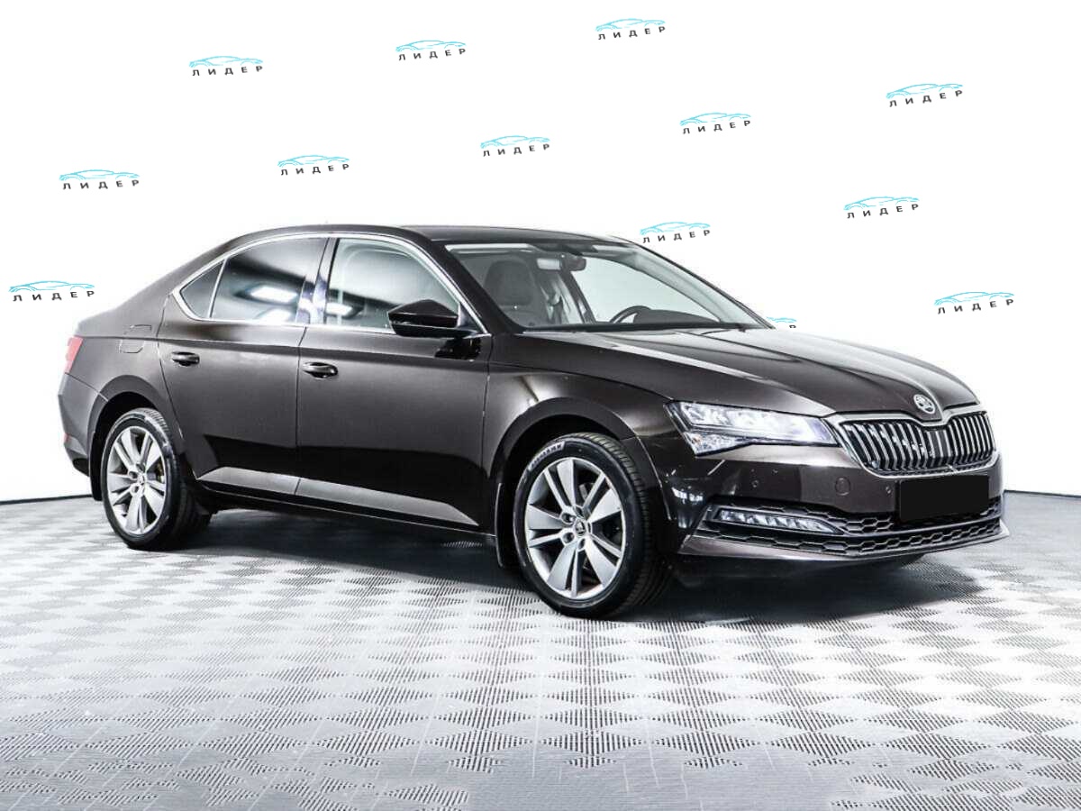 Б/У Шкода Суперб 2021 года. Фото: #2