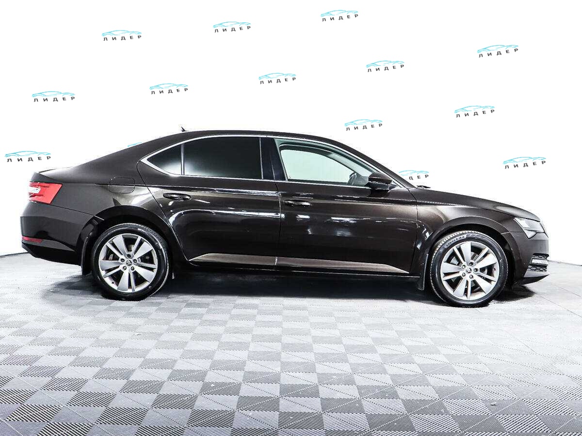 Б/У Шкода Суперб 2021 года. Фото: #3