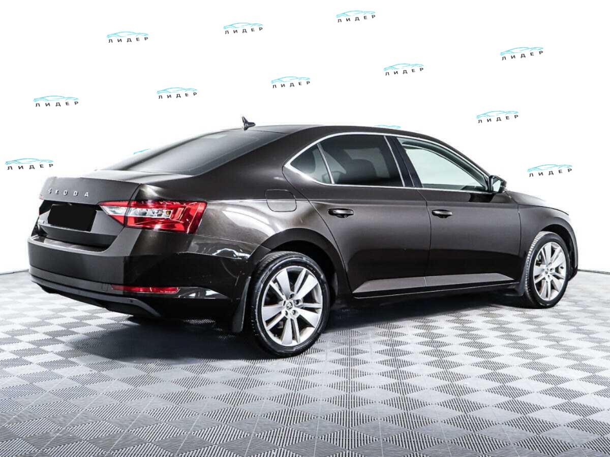 Б/У Шкода Суперб 2021 года. Фото: #4