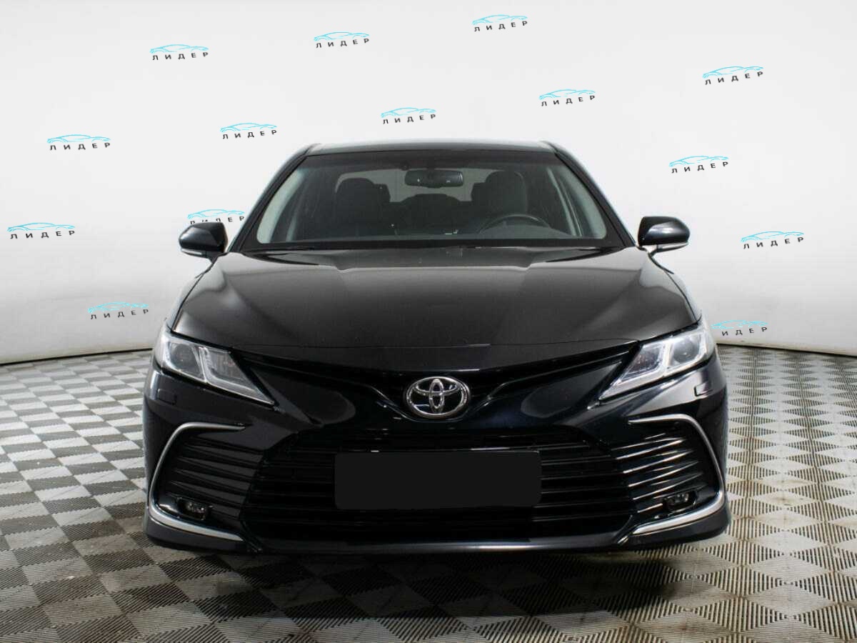 Б/У Тойота Камри 2021 года. Фото: #1