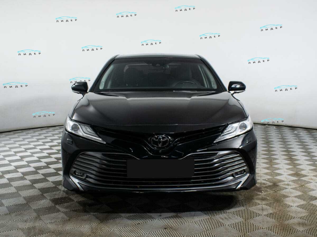 Б/У Тойота Камри 2019 года. Фото: #1