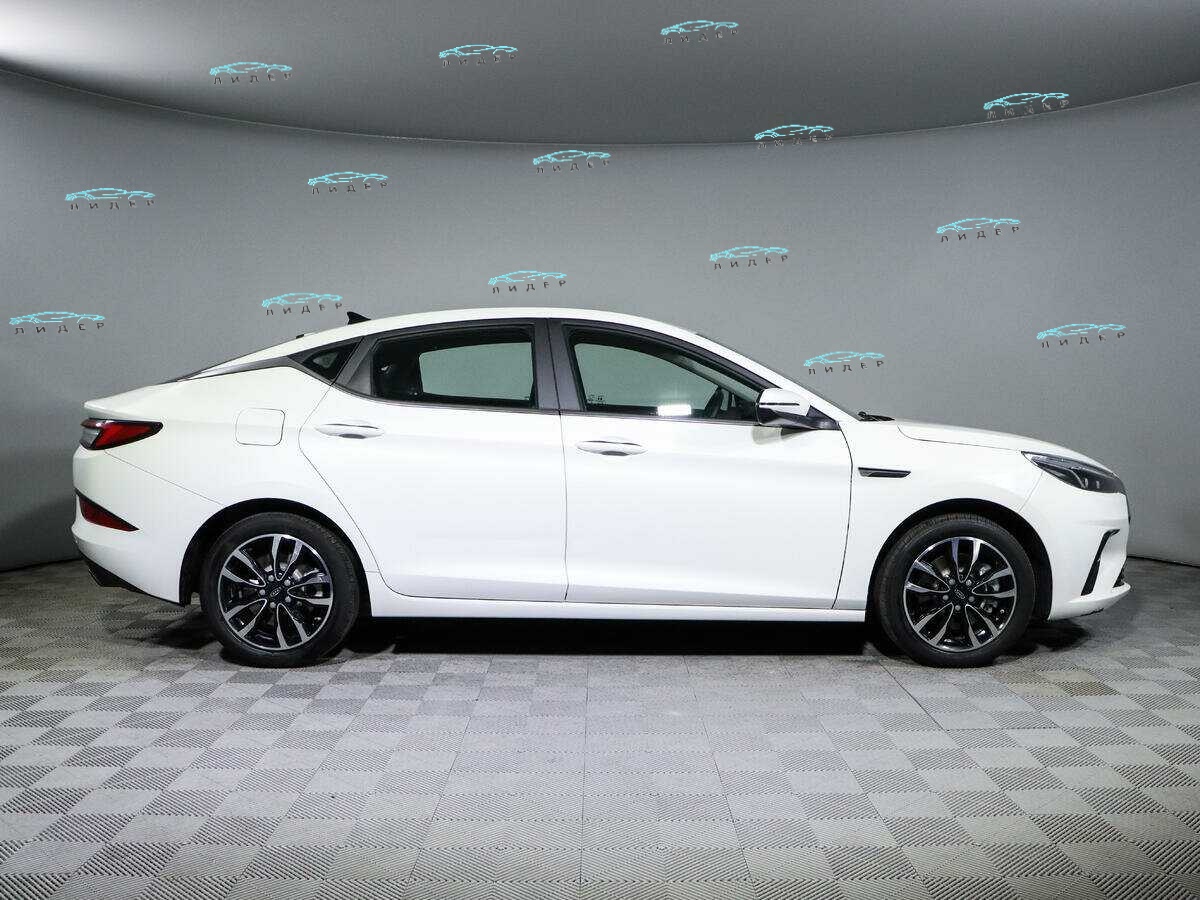 Б/У Джак Джи7 2023 года. Фото: #3