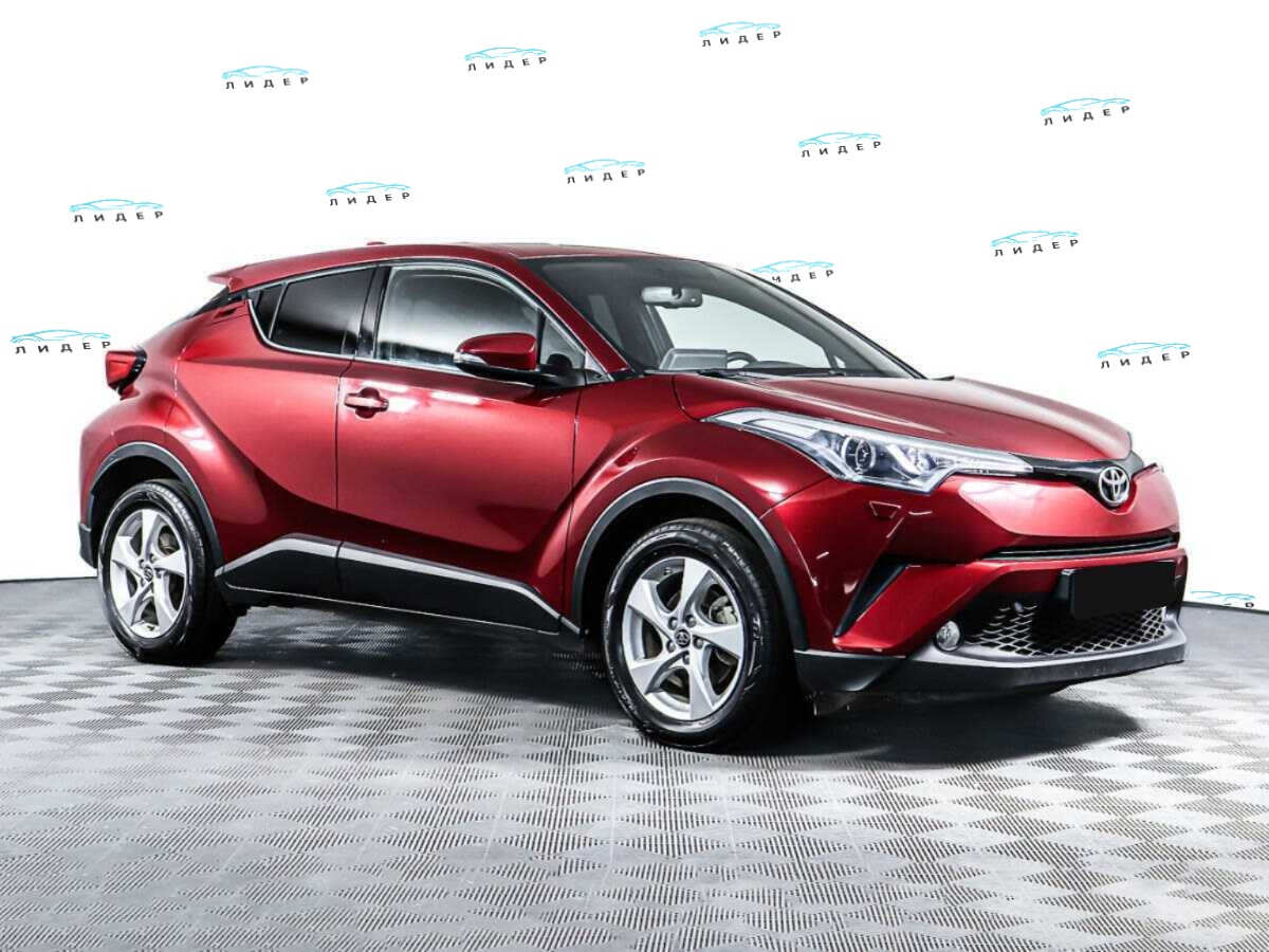 Б/У Тойота Ц-ШР 2019 года. Фото: #2