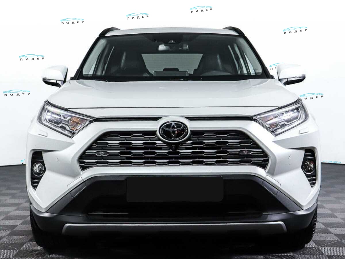 Б/У Тойота Рав4 2021 года. Фото: #1