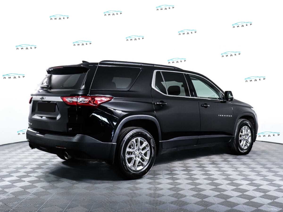 Б/У Шевроле Трэверс 2018 года. Фото: #4