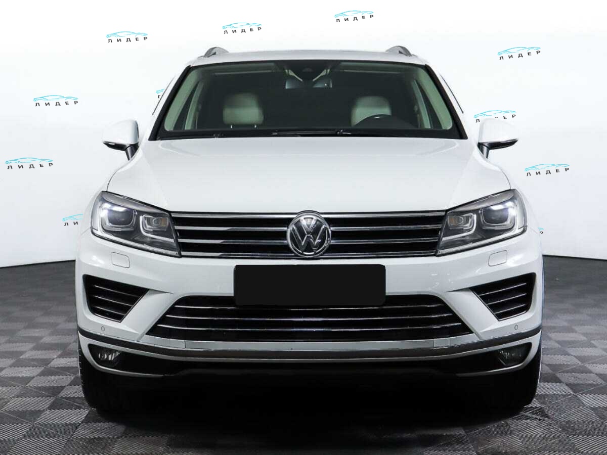 Б/У Фольксваген Туарег 2014 года. Фото: #1
