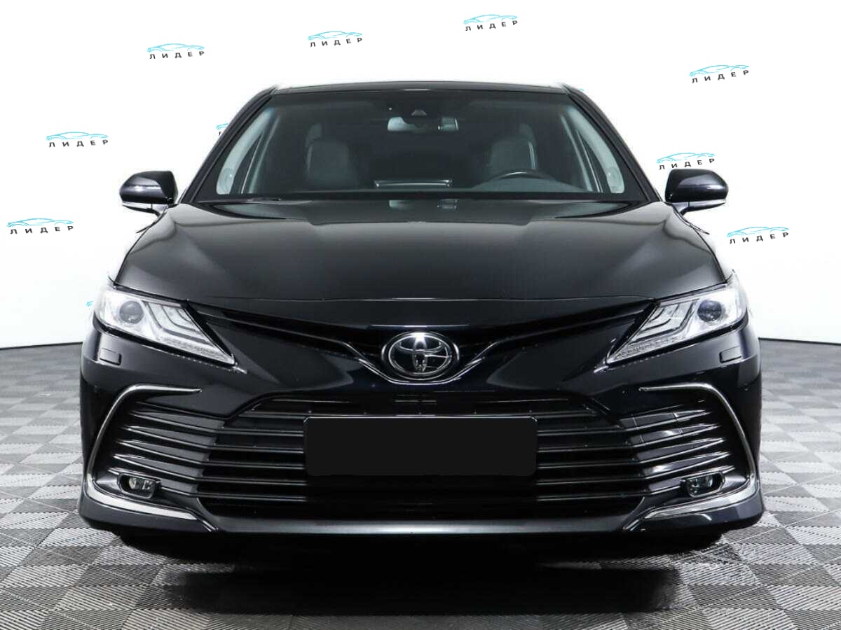 Б/У Тойота Камри 2021 года. Фото: #1