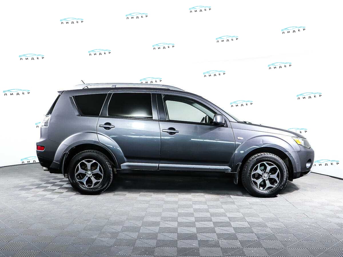 Б/У Митсубиши Оутлэндер 2008 года. Фото: #3