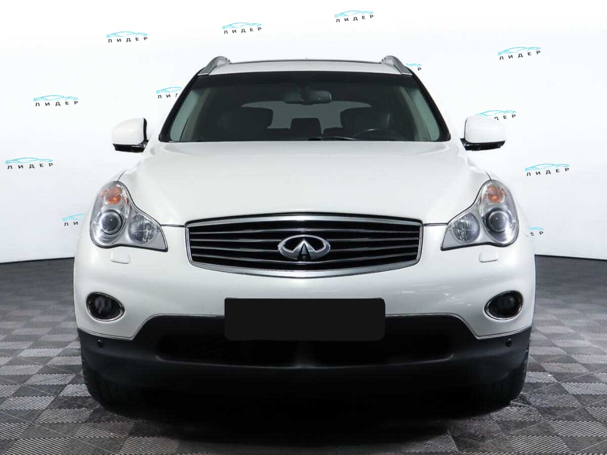 Б/У Инфинити К-Икс50 2013 года. Фото: #1