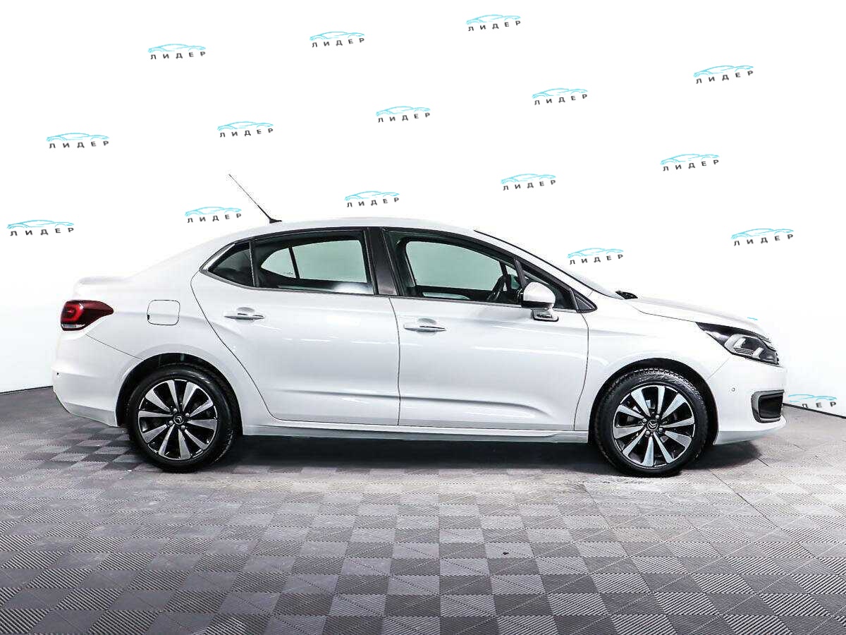 Б/У Ситроен Ц4 2017 года. Фото: #3