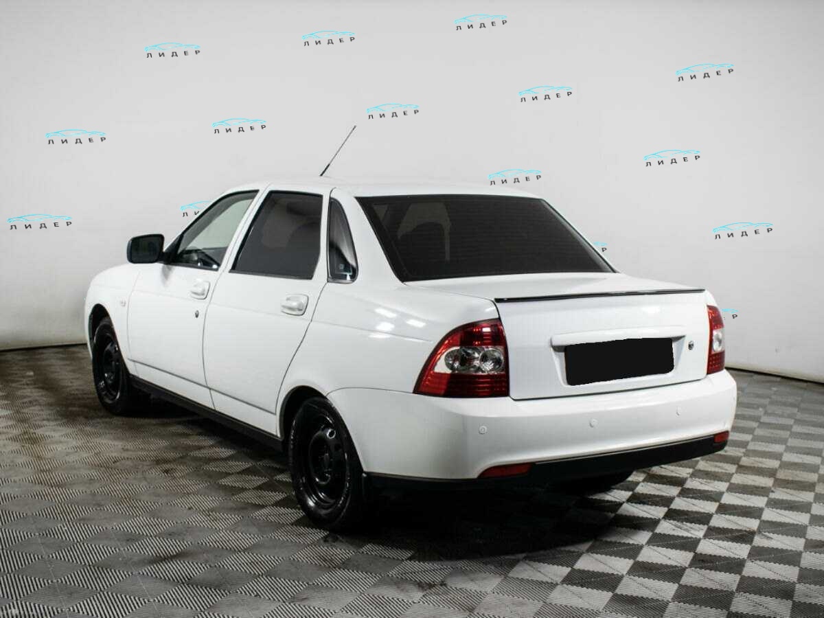 Б/У Лада (ВАЗ) Приора 2017 года. Фото: #5