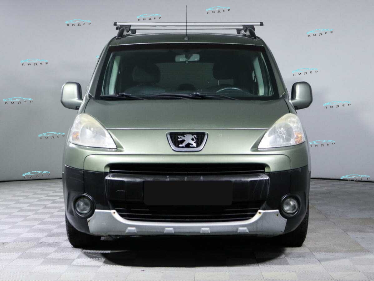 Б/У Пежо Партнер 2010 года. Фото: #1