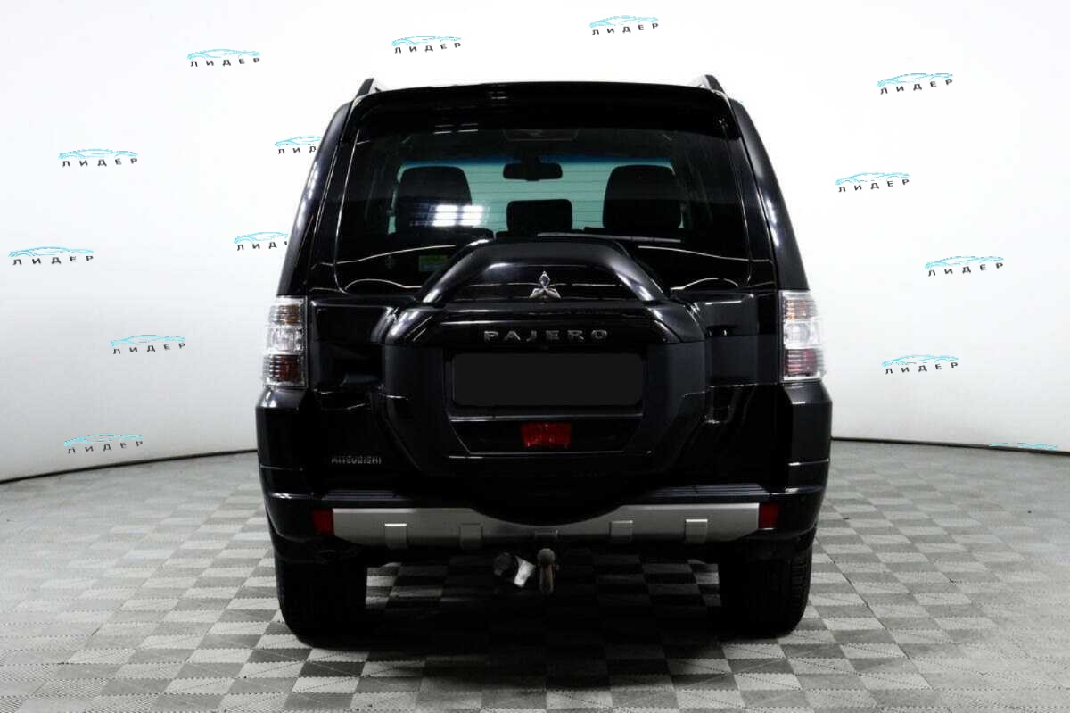 Б/У Митсубиши Паджеро 2018 года. Фото: #5
